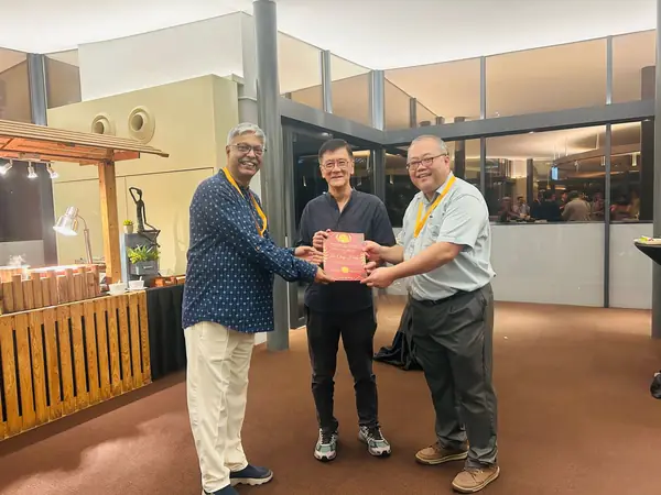 Special Award presentation to Prof Lai Choy Heng, NUS
