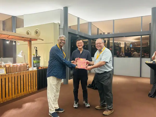 Special Award presentation to Prof Lai Choy Heng, NUS